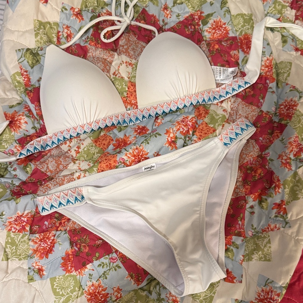White Bikini Set with Patterned Trim Size Small Push Up Top